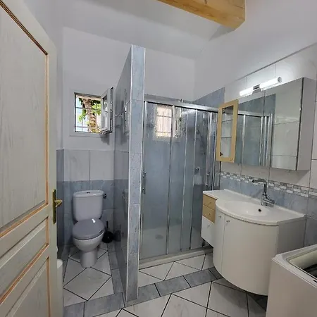 LES FARGETTES - charmante petite maison avec jardin - 2 pièces à Privas Extérieur photo