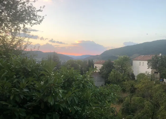 LES FARGETTES - charmante petite maison avec jardin - 2 pièces à Privas